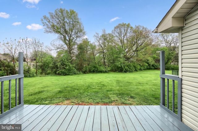 132 WHITE FENCE LN, York, PA 17408