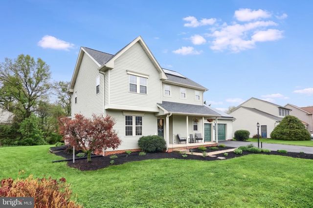 132 WHITE FENCE LN, York, PA 17408