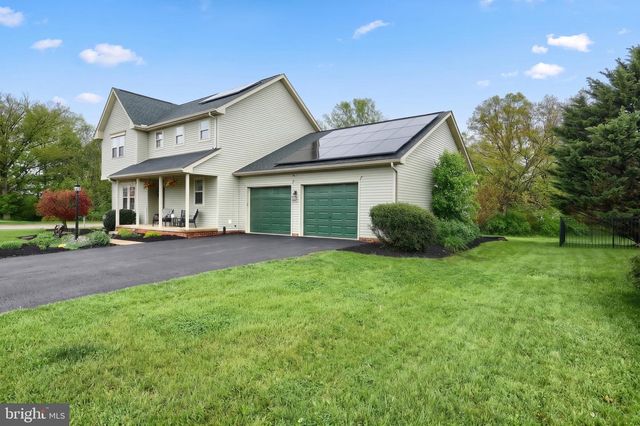 132 WHITE FENCE LN, York, PA 17408