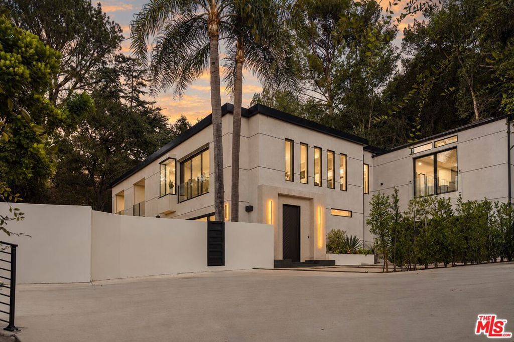 3208 Oakley Drive, Los Angeles, CA 90068 — exterior