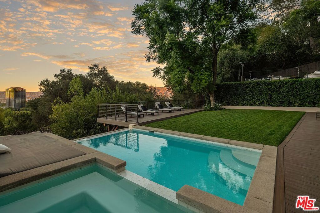 3208 Oakley Drive, Los Angeles, CA 90068 — photo 2