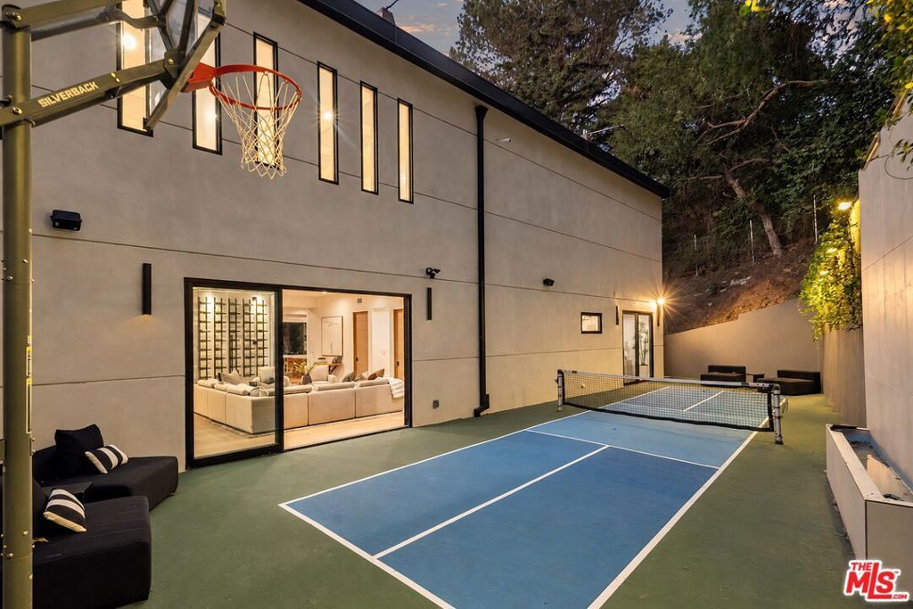 3208 Oakley Drive, Los Angeles, CA 90068 — photo 5
