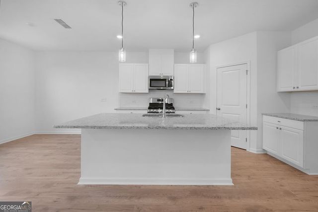 1753 Fawlocke Run, Loganville, GA 30052