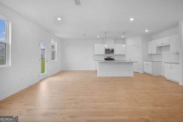 1753 Fawlocke Run, Loganville, GA 30052