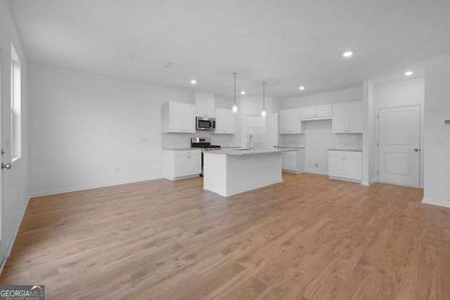 1753 Fawlocke Run, Loganville, GA 30052