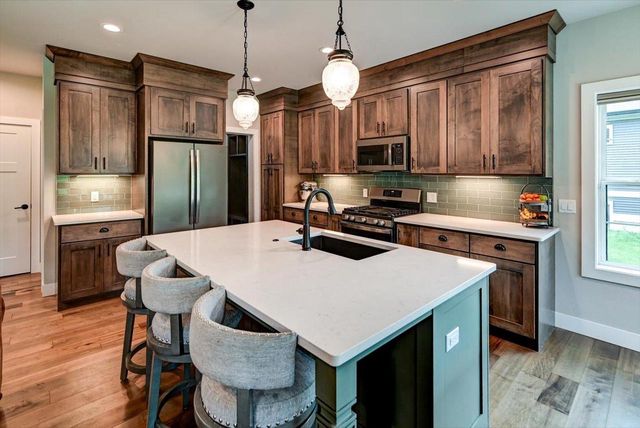 2511 Dublin Way, Waunakee, WI 53597