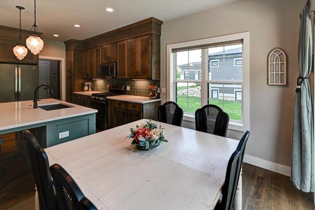 2511 Dublin Way, Waunakee, WI 53597