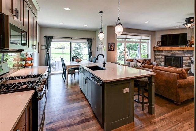 2511 Dublin Way, Waunakee, WI 53597