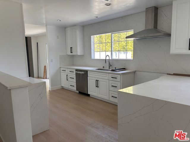 11960 Modjeska Place, Los Angeles, CA 90066