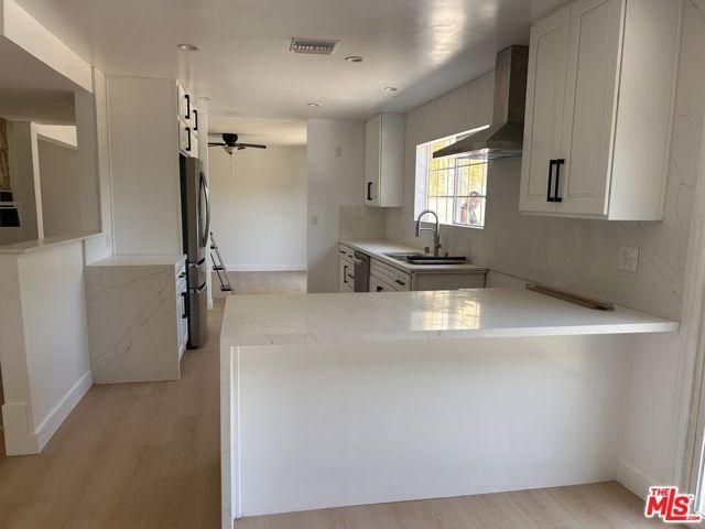 11960 Modjeska Place, Los Angeles, CA 90066