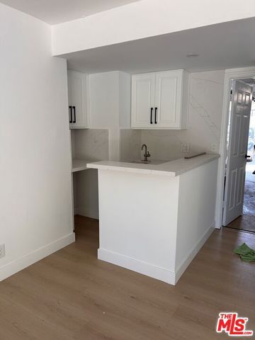 11960 Modjeska Place, Los Angeles, CA 90066