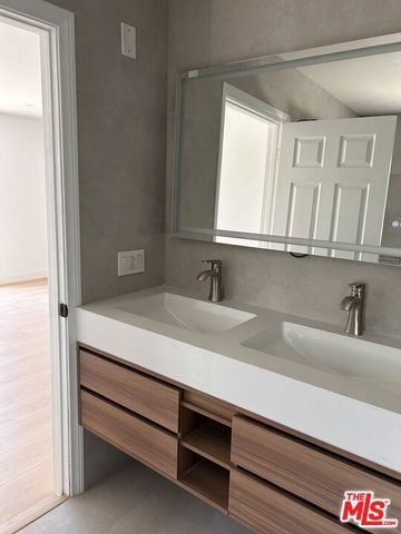11960 Modjeska Place, Los Angeles, CA 90066