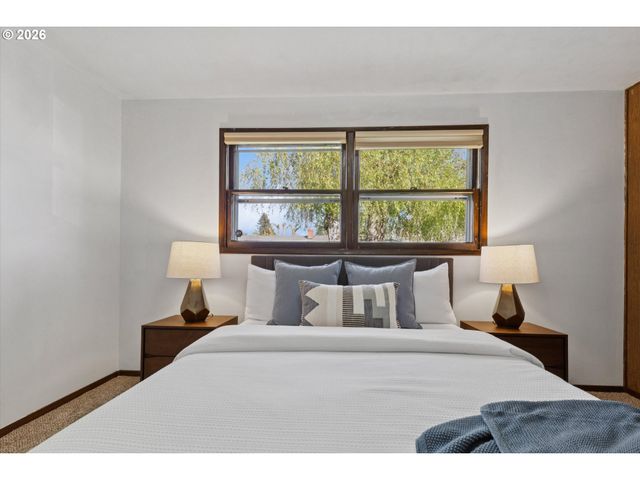 2137 Se 179TH Ave, Portland, OR 97233