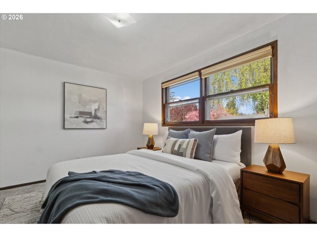 2137 Se 179TH Ave, Portland, OR 97233