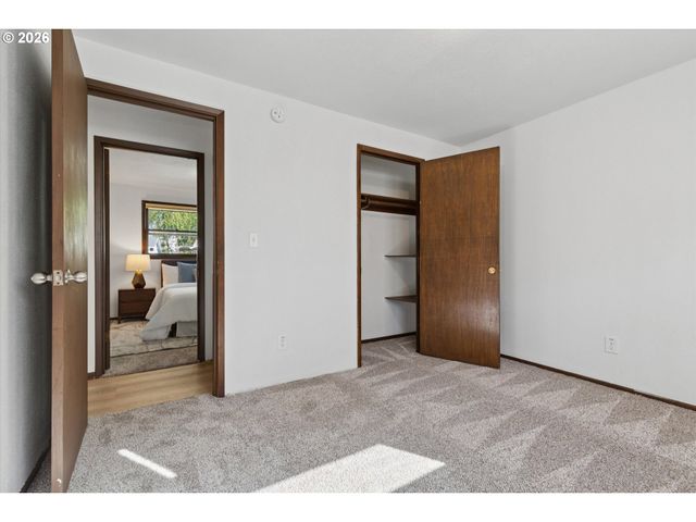 2137 Se 179TH Ave, Portland, OR 97233