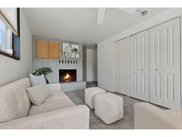 2137 Se 179TH Ave, Portland, OR 97233