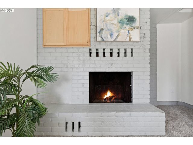 2137 Se 179TH Ave, Portland, OR 97233