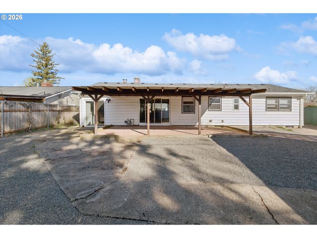 2137 Se 179TH Ave, Portland, OR 97233