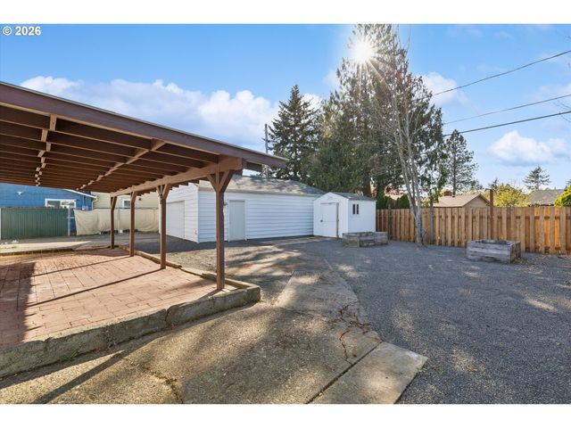 2137 Se 179TH Ave, Portland, OR 97233