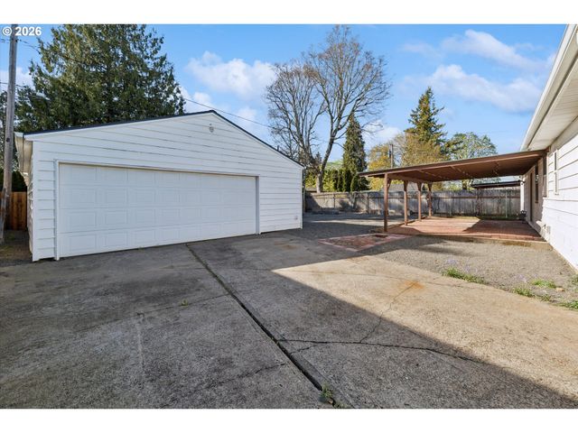 2137 Se 179TH Ave, Portland, OR 97233