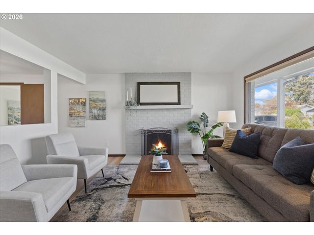 2137 Se 179TH Ave, Portland, OR 97233