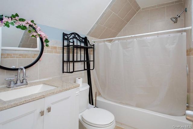 1 Brightside Avenue, Central Islip, NY 11722
