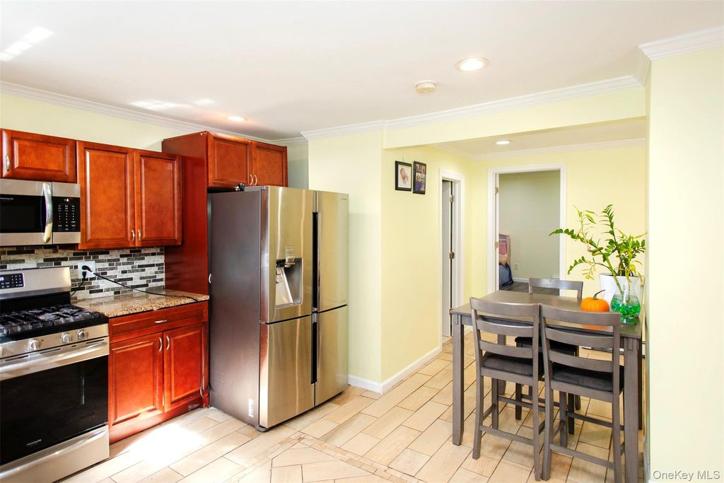 1 Brightside Avenue, Central Islip, NY 11722 — photo 4