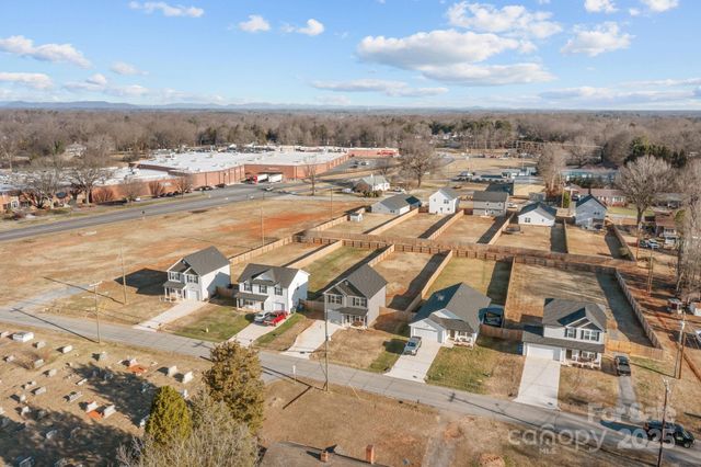 701 3rd Street SE, Conover, NC 28613