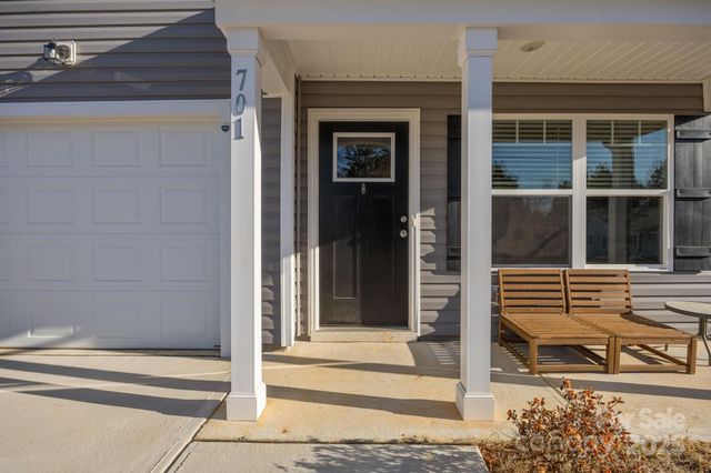 701 3rd Street SE, Conover, NC 28613