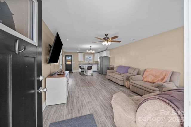 701 3rd Street SE, Conover, NC 28613