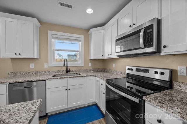 701 3rd Street SE, Conover, NC 28613