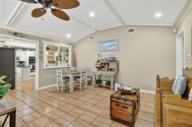 402 Pasadena Pl, Corpus Christi, TX 78411