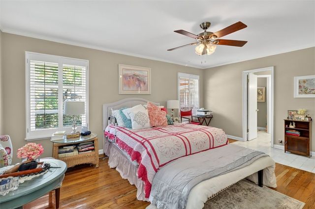 402 Pasadena Pl, Corpus Christi, TX 78411