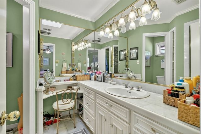 402 Pasadena Pl, Corpus Christi, TX 78411