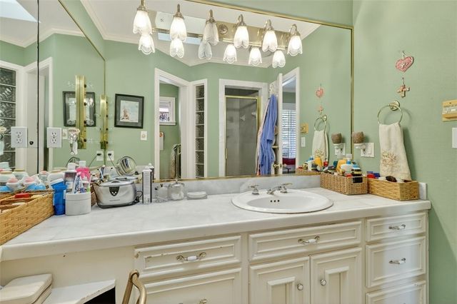 402 Pasadena Pl, Corpus Christi, TX 78411