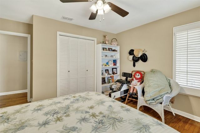 402 Pasadena Pl, Corpus Christi, TX 78411