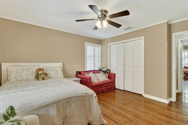 402 Pasadena Pl, Corpus Christi, TX 78411