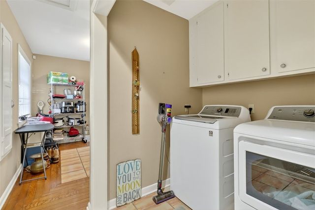 402 Pasadena Pl, Corpus Christi, TX 78411