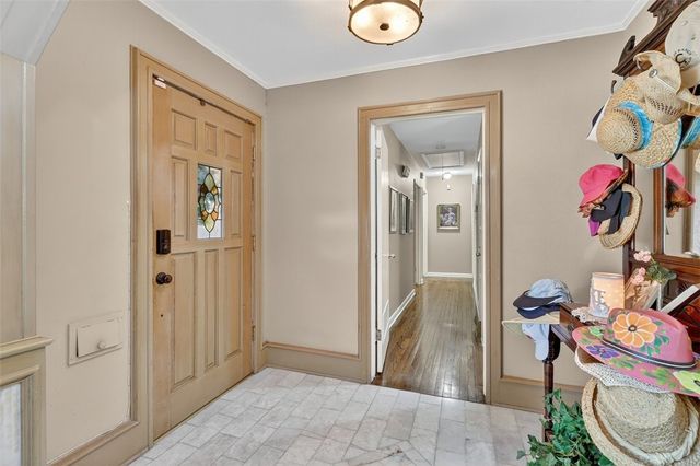 402 Pasadena Pl, Corpus Christi, TX 78411