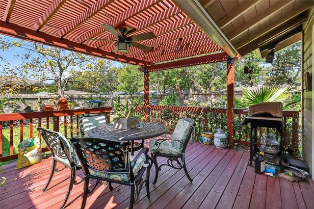 402 Pasadena Pl, Corpus Christi, TX 78411