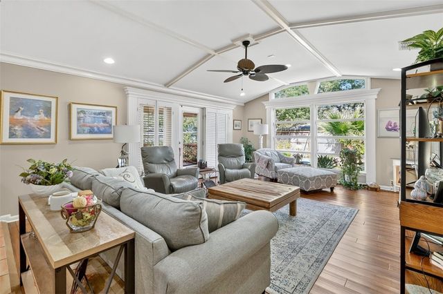 402 Pasadena Pl, Corpus Christi, TX 78411