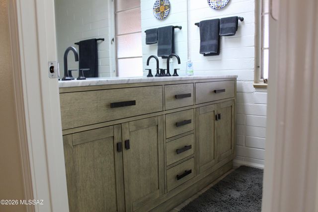 532 W Paseo Solana, Green Valley, AZ 85614