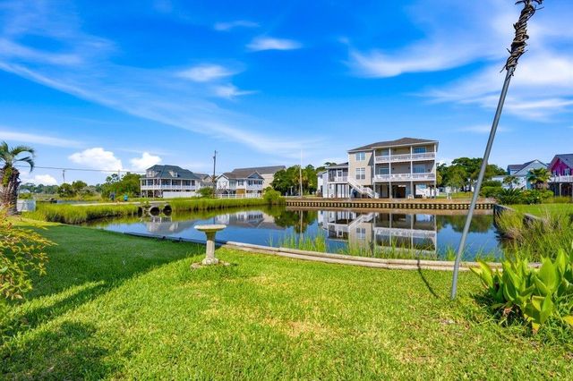 208 Vista Dr., Garden City Beach, SC 29576