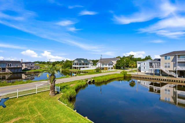 208 Vista Dr., Garden City Beach, SC 29576
