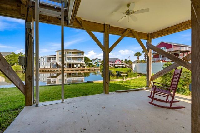 208 Vista Dr., Garden City Beach, SC 29576