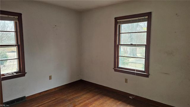 210 Maple ST, Suffolk, VA 23434