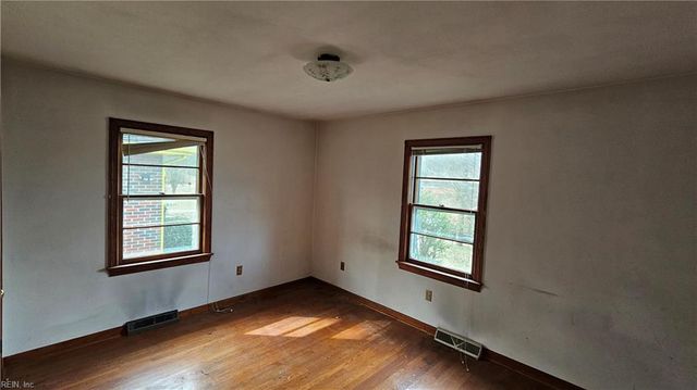 210 Maple ST, Suffolk, VA 23434