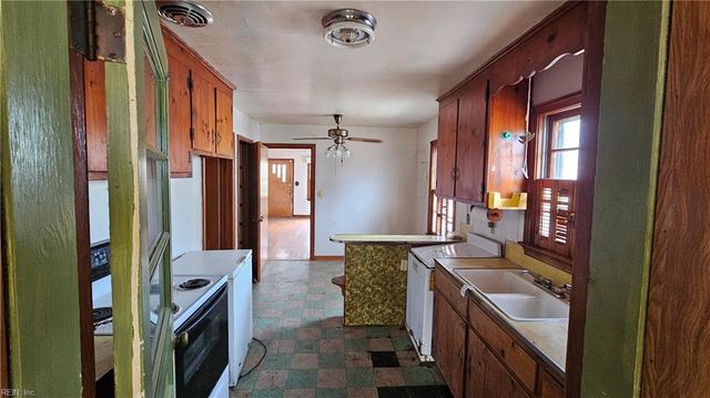 210 Maple ST, Suffolk, VA 23434