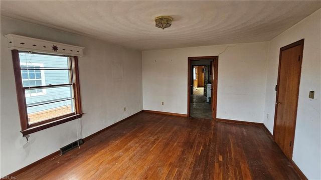 210 Maple ST, Suffolk, VA 23434