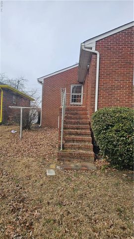 210 Maple ST, Suffolk, VA 23434